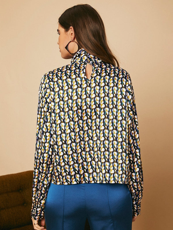 Top de cuello con cordon con estampado