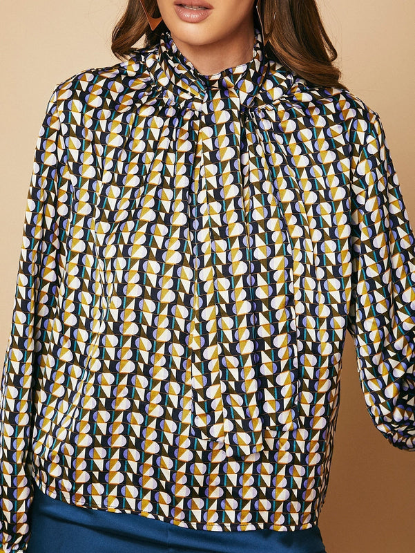 Top de cuello con cordon con estampado