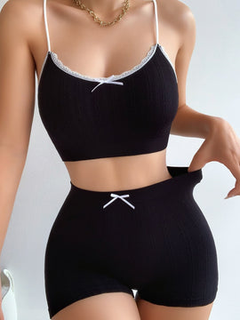 Set de lenceria sin costuras con encaje en contraste con diseno de lazo