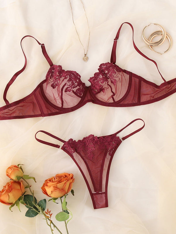 Set de lenceria con bordado de malla transparente con aro