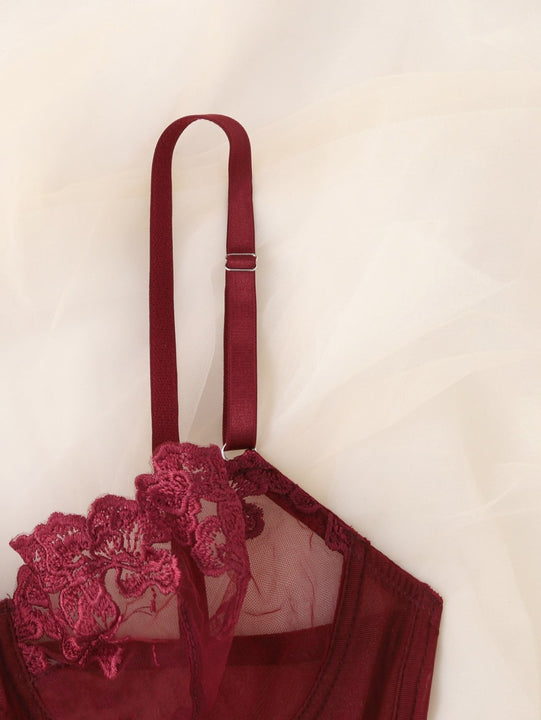 Set de lenceria con bordado de malla transparente con aro