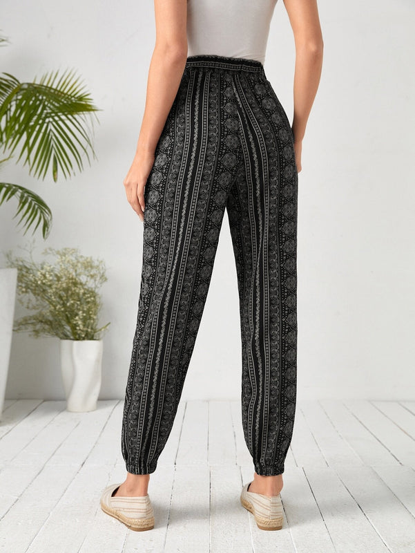 EMERY ROSE Pantalones zanahoria con estampado de paisley