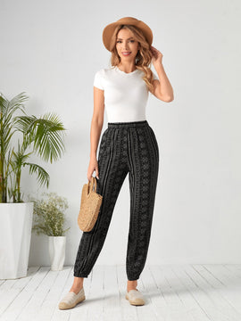 EMERY ROSE Pantalones zanahoria con estampado de paisley
