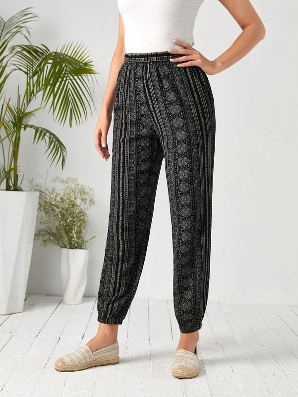 EMERY ROSE Pantalones zanahoria con estampado de paisley