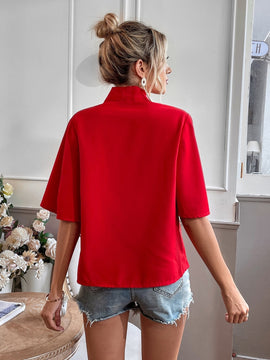 Blusa de cuello con cordon de manga con volante