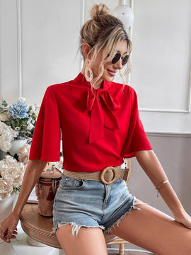 Blusa de cuello con cordon de manga con volante