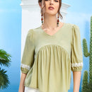 Unity Blusa peplum de manga farol con encaje en contraste