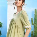 Unity Blusa peplum de manga farol con encaje en contraste