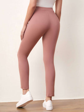Mulvari Pantalones con diseno de parche de letra bajo con abertura