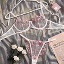 Set de lenceria con bordado floral de malla