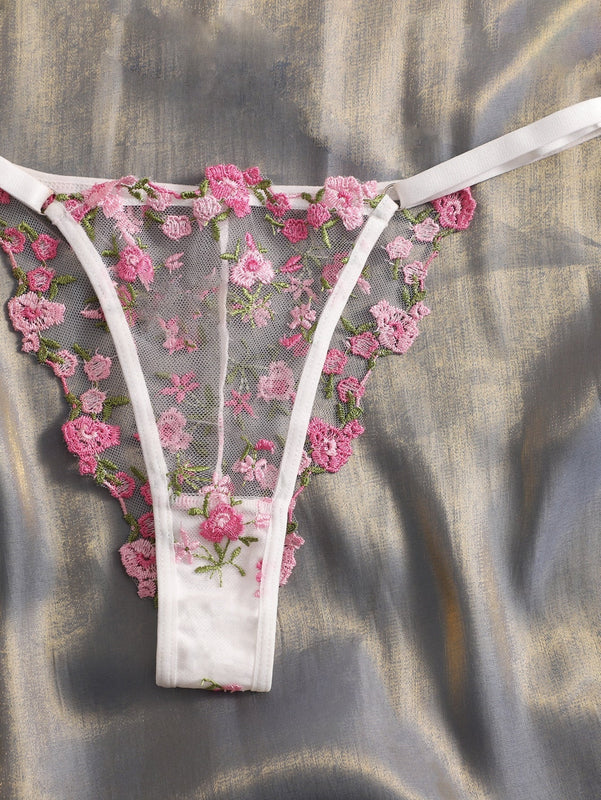 Set de lenceria con bordado floral de malla