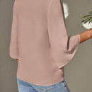 Blusa de cuello con fruncido de manga con volante