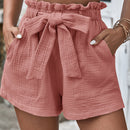 Shorts con cinturon de cintura con volante