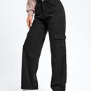 Jeans cargo de talle alto con bolsillos con solapa