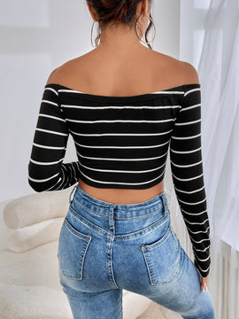 Essnce Camiseta corta con estampado de rayas de hombros descubiertos