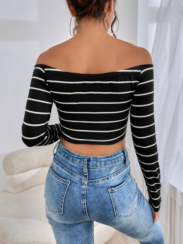 Essnce Camiseta corta con estampado de rayas de hombros descubiertos