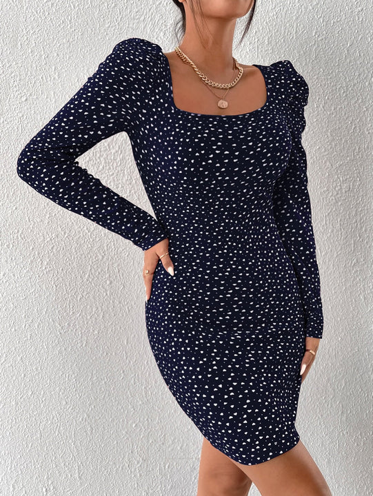 Prive Vestido ajustado con estampado de corazon de manga farol de lunares