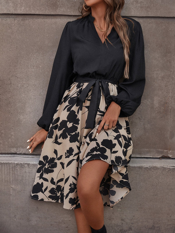 Vestido con cinturon con estampado floral de manga farol de cuello notch