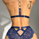 Set de lenceria con encaje floral vinculado con aro