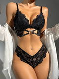 Set de lenceria con encaje floral con abertura vinculado con aro