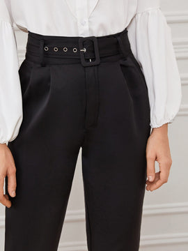 Frenchy Pantalones conicos con cinturon con hebilla con ojal unicolor