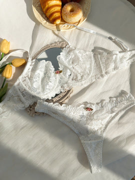 Set de lenceria con aro con encaje floral