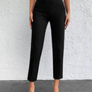Pantalones cortos de color solido de ajuste delgado con bolsillos diagonales