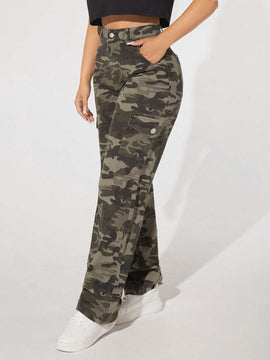 PETITE Jeans cargo con estampado de camuflaje con bolsillo con solapa