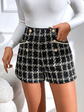 Frenchy Shorts tweed con patron de cuadros con boton falso