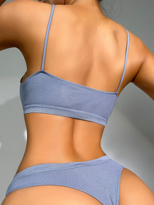 Set de lenceria con etiqueta con letra