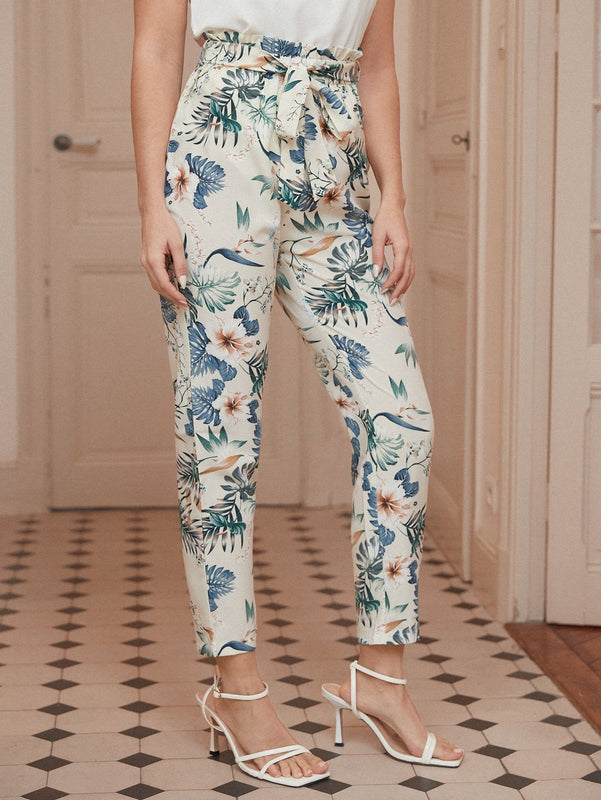 Frenchy Pantalones con cinturon con volante con estampado floral