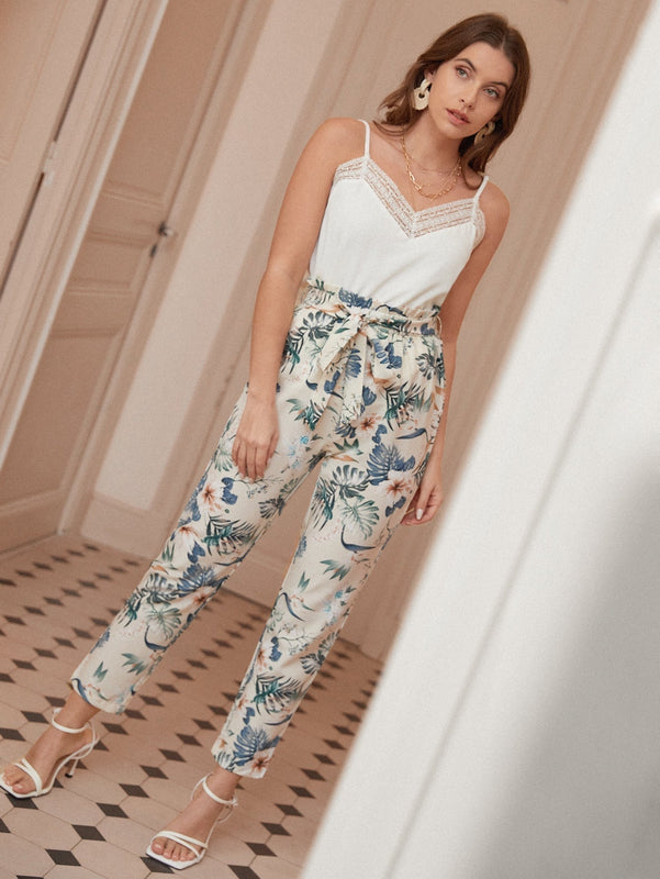 Frenchy Pantalones con cinturon con volante con estampado floral