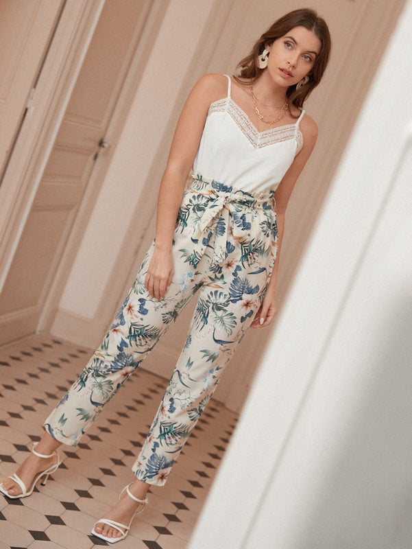 Frenchy Pantalones con cinturon con volante con estampado floral