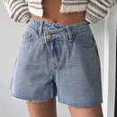 DAZY Shorts De Mezclilla Para Mujeres Con Cintura Asimetrica Y Ajuste Holgado
