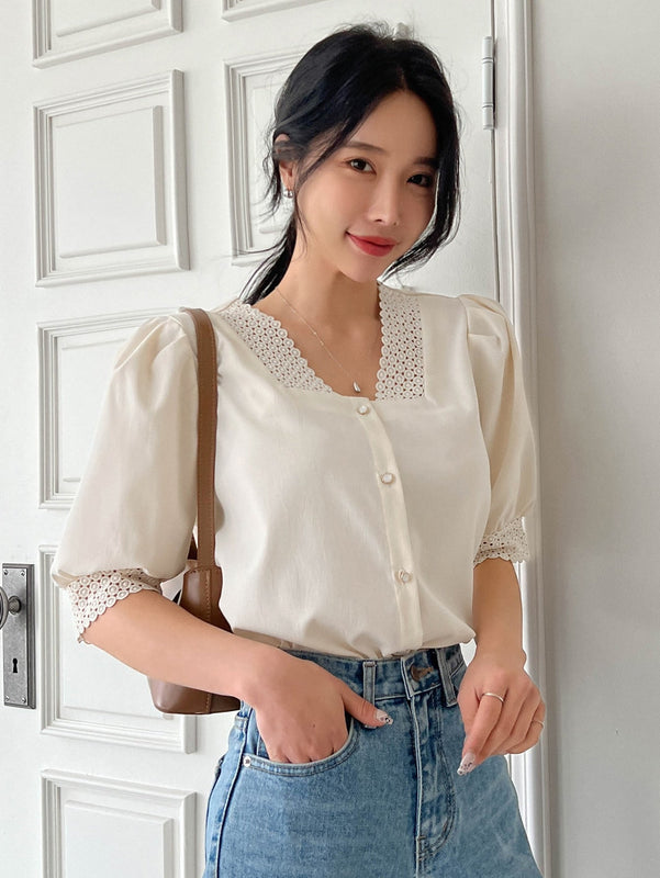 DAZY Blusa De Encaje Guipure Con Mangas Abullonadas Y Botones En La Parte Delantera