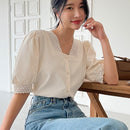DAZY Blusa De Encaje Guipure Con Mangas Abullonadas Y Botones En La Parte Delantera