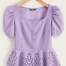 LUNE Top peplum con boton delantero con abertura laser ribete en abanico