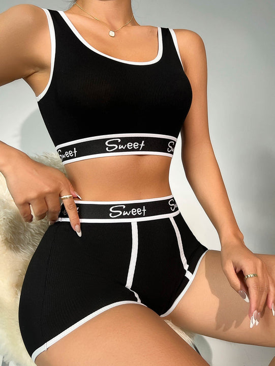 Set de lenceria con estampado de letra unido en contraste