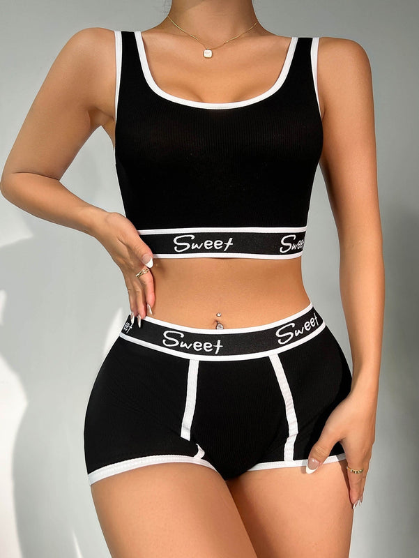 Set de lenceria con estampado de letra unido en contraste