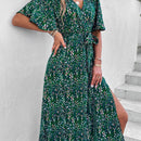 Vestido con cinturon con estampado de pincelada de manga mariposa