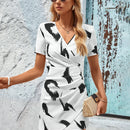 Vestido con estampado de pincelada fruncido lateral bajo tulipan