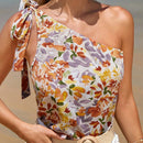Frenchy Blusa con estampado floral de un hombro con diseno de nudo