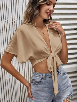 VCAY Camisa crop de manga murcielago con nudo delantero