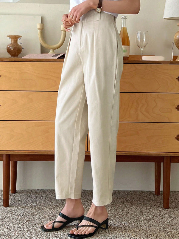 Dazy pantalones con detalles plisados solidos