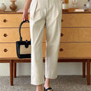 Dazy pantalones con detalles plisados solidos