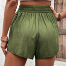 Shorts de pierna ancha con ojal con cordon delantero