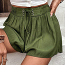 Shorts de pierna ancha con ojal con cordon delantero