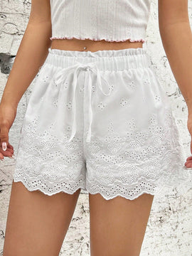 EZwear Shorts con bordado con ojal ribete en abanico con nudo delantero