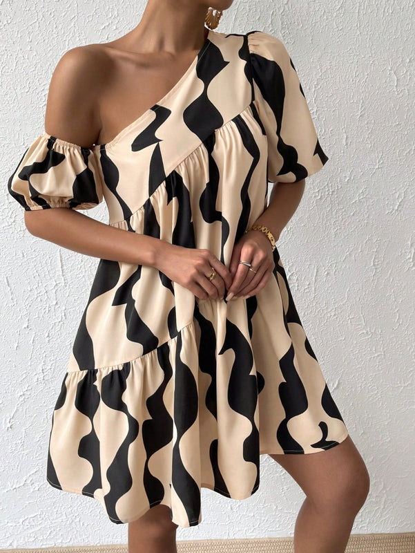 Vestido smock con estampado de cuello asimetrico de manga farol bajo con fruncido