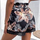 Shorts con cinturon con estampado tropical ribete con encaje